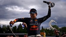 Checo Pérez: Red Bull festejó en grande el 1-2 de Verstappen y el mexicano