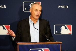 MLB: Manfred confirmó que los dueños aceptaron el bateador designado universal
