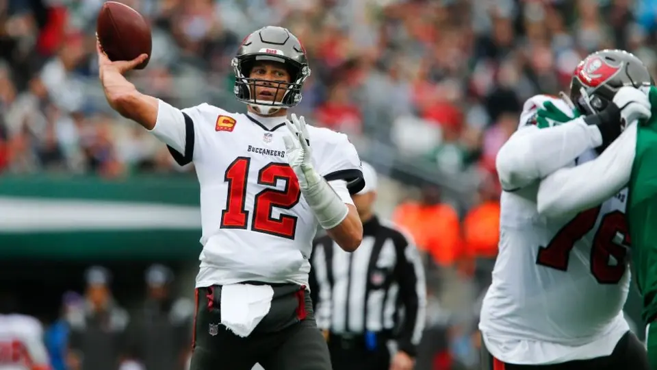 Tampa Bay Buccaneers: Tom Brady rompió récord personal de yardas en una temporada