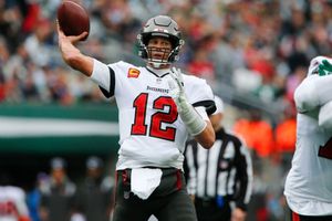 Tampa Bay Buccaneers: Tom Brady rompió récord personal de yardas en una temporada