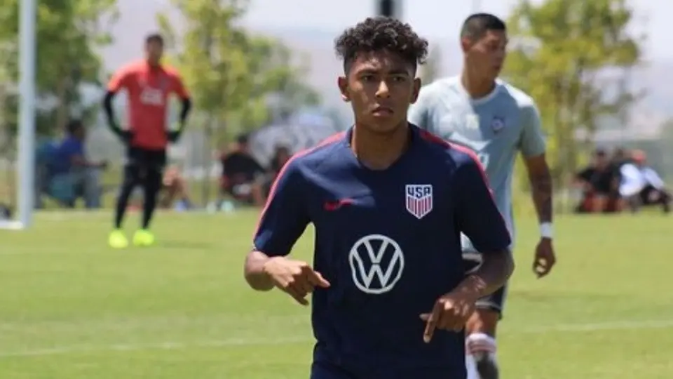 Mauricio Cuevas, defensa mexicoamericano ficha con el Brujas
