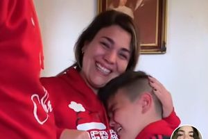 Video: Niño llora al recibir boletos de Coldplay de Navidad y se convierte en invitado VIP