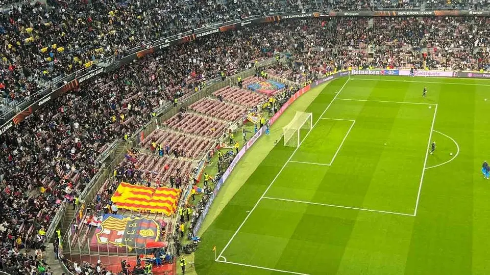 Barcelona: Grada de animación 'abandonó' el Camp Nou al medio tiempo vs Eintracht Frankfurt