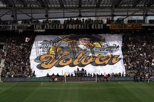 LAFC rindió homenaje a Vicente Fernández con tifo en regreso de la MLS