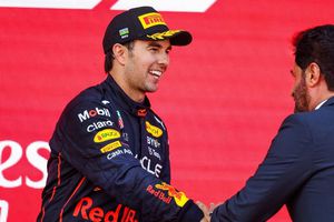 Checo Pérez: Recibió innumerables felicitaciones tras su podio en el GP de Bakú