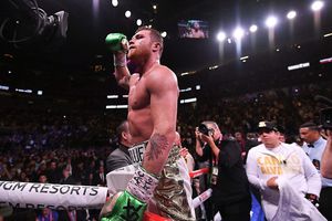 Canelo Álvarez: ¿Cómo están los momios para la pelea vs Dmitri Bivol?