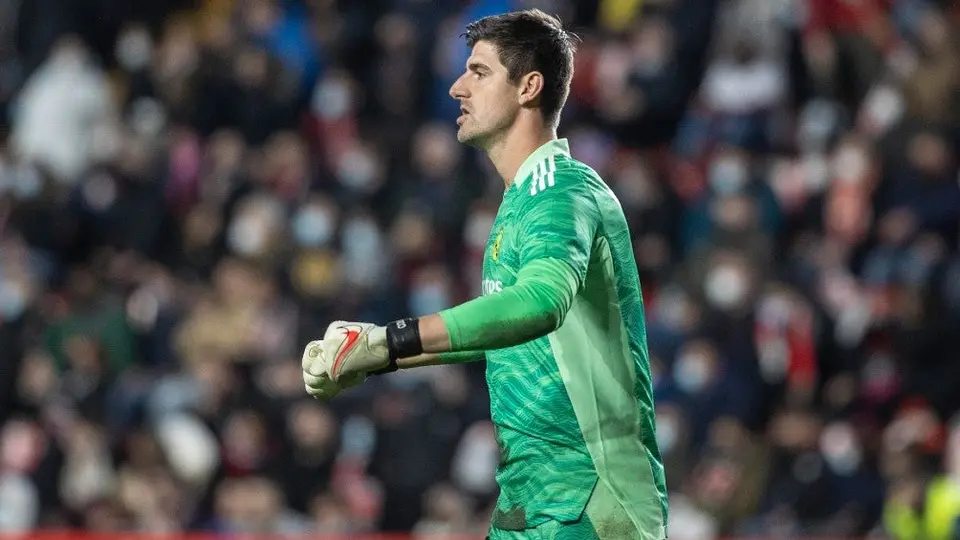 Video: Aficionado del Rayo Vallecano escupió a Thibaut Courtois