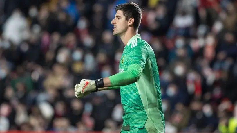 Video: Aficionado del Rayo Vallecano escupió a Thibaut Courtois