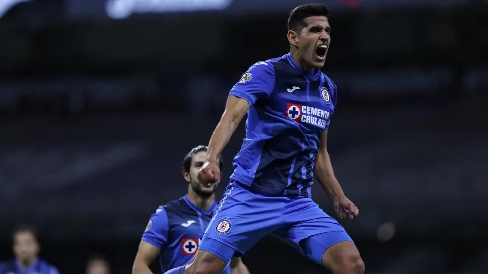 Cruz Azul se reencontró con la victoria en el Azteca tras vencer a Pumas