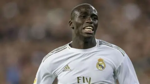 Real Madrid: Ferland Mendy regresó a la convocatoria para enfrentar al Chelsea