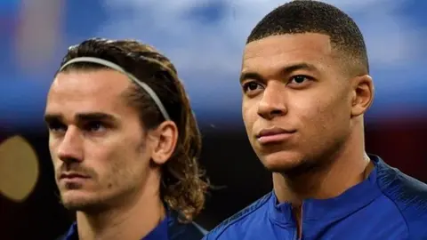 Pareja de Chile nombró a su bebé Griezmann Mbappé en honor a los delanteros de Francia