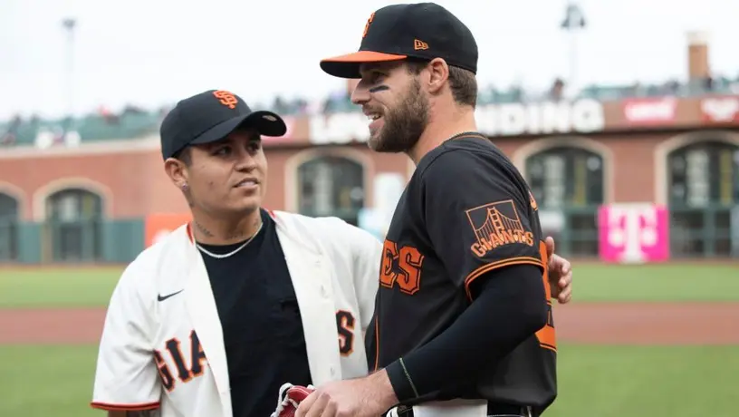 MLB: Chofis López lanzó la primera bola en victoria de Cardinals sobre Giants