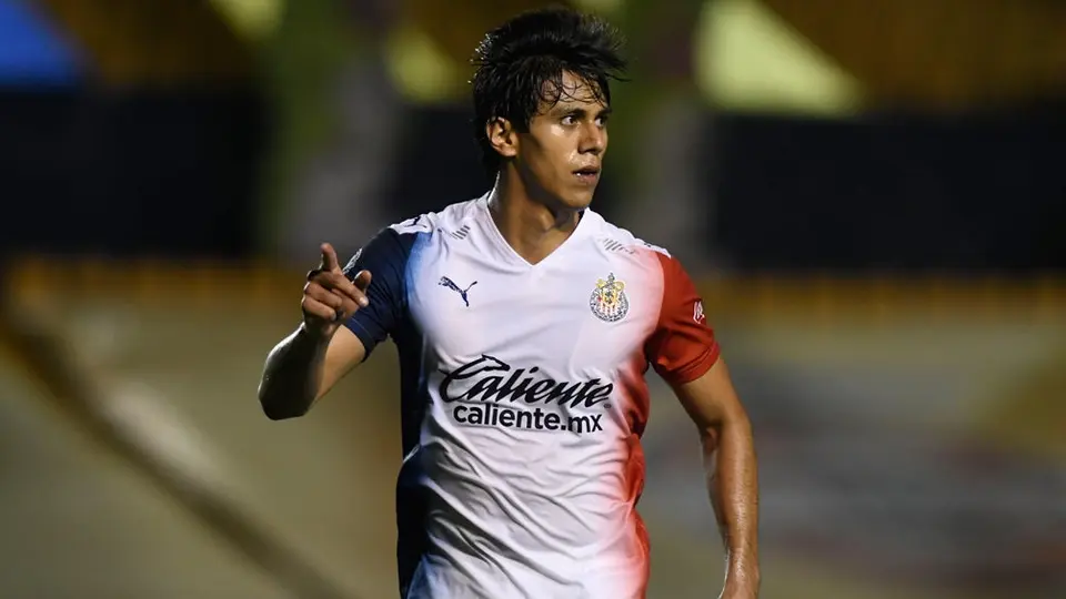 JJ Macías arribó a Guadalajara para reportar con Chivas: 'Vengo a ganarme un puesto'