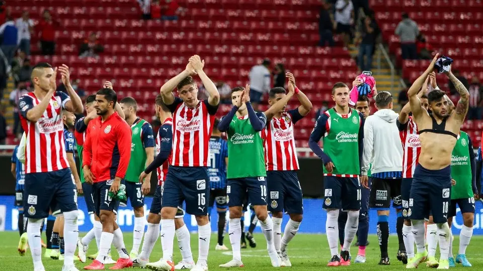 Chivas anunció una nueva alianza con el PSV de Erick Gutiérrez