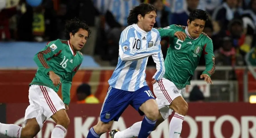 Lionel Messi enfrentando a México en Sudáfrica 2010 | MEXSPORT