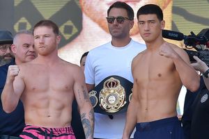 Canelo Álvarez: ¿Por qué no sonará el himno de Rusia, país de Dmitry Bivol?