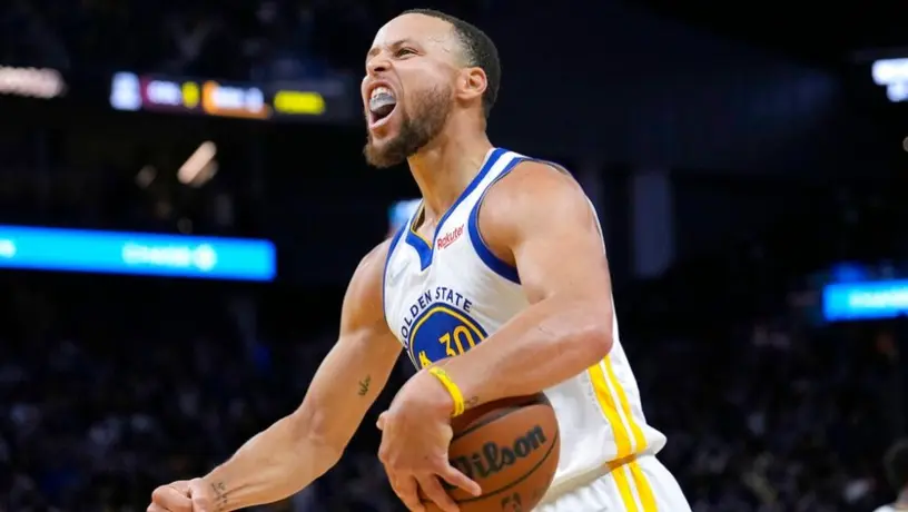 Stephen Curry se graduó de la universidad a los 34 años de edad