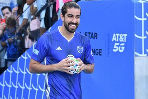 Rodolfo Pizarro respondió críticas de comentarista deportivo en redes sociales