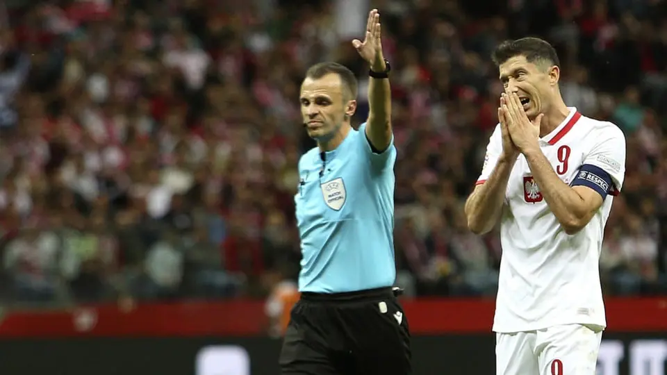 Exagente de Lewandowski sobre jugar en la Premier League: "Tiene mucho miedo"