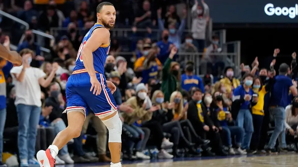 NBA: Stephen Curry llegó a tres mil triples en su carrera