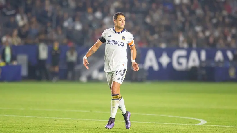 Chicharito festejó su cumpleaños 34 visitando a sus hijos en Londres