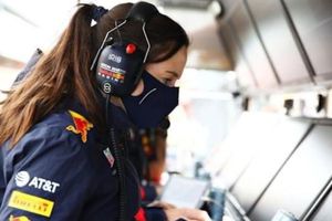 F1: ¿Hannah Schmitz, la mujer que llevó a la victoria a Checo Pérez en el GP de Mónaco?