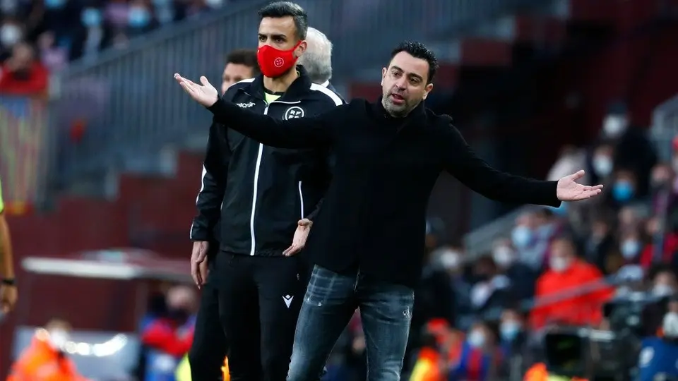 Xavi señaló que Barcelona merecía 'al menos la victoria' ante Napoli