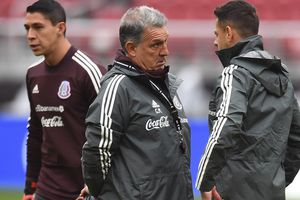 Faitelson sobre Chicharito tras revelar acercamiento con el Tri: "El descaro absoluto"