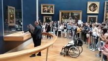 Mona Lisa: Hombre atacó la pintura con un pedazo de pastel