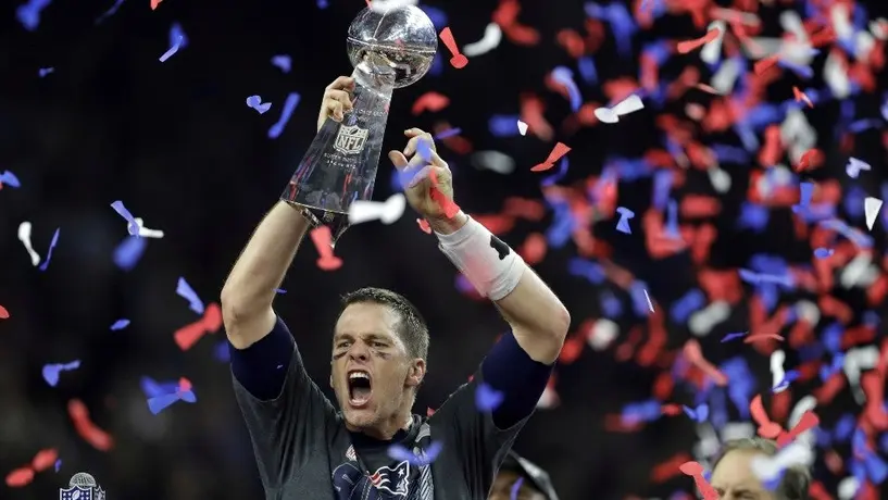 Tom Brady oficializó su retiro tras 22 temporadas y 7 títulos