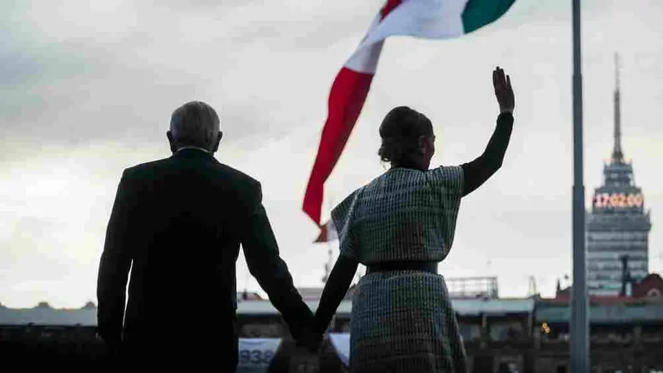 AMLO: Develaron estatua del presidente en Atlacomulco, 'cuna' del PRI en Edomex