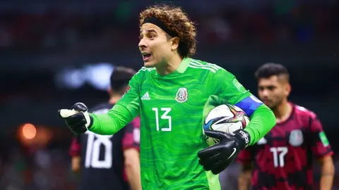FIFA 22: Memo Ochoa forma parte del Equipo de la Semana 28
