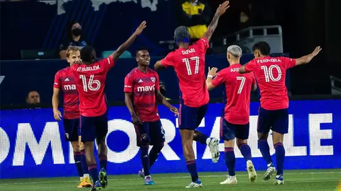 Chicharito Hernández, 'anulado' en goliza del FC Dallas sobre el LA Galaxy