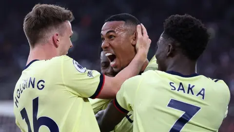 Arsenal: Se niega a quedarse sin Champions y derrota al West Ham