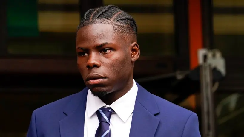 Kurt Zouma: Sancionado con 180 horas de trabajo comunitario por patear su gato