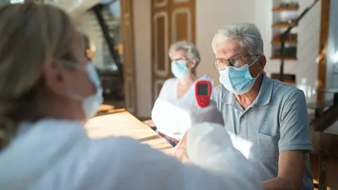 Covid-19 en la CDMX: Ya no habrá toma de temperatura y spray desinfectante