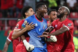 Vicepresidente de Guinea Ecuatorial prometió guante de Michael Jackson a su portero si se corona