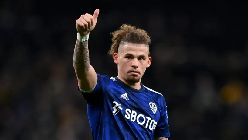 Kalvin Phillips, jugador de Leeds United de la Premier League, usó extravagantes zapatos