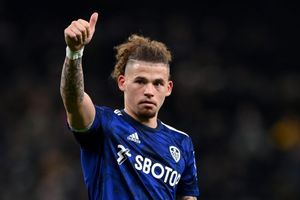 Kalvin Phillips, jugador de Leeds United de la Premier League, usó extravagantes zapatos