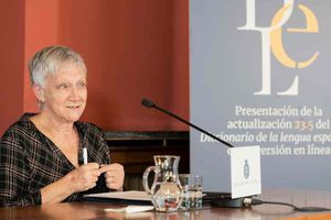 'Valer ma..' y derivados ya son expresiones reconocidas por la RAE