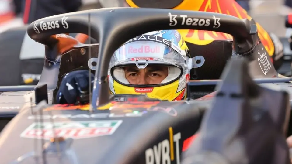 Checo Pérez sobre el monoplaza de Red Bull: 'Llegas a perder la visión en la frenada'
