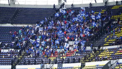 Cruz Azul: Afición de La Máquina golpeó a elementos de seguridad en el Estadio Azteca