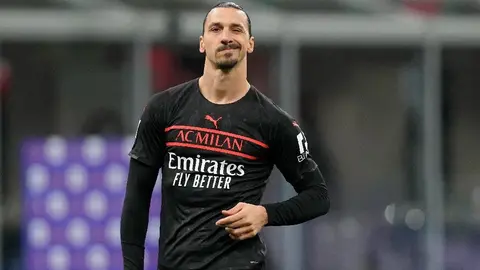 Ibrahimovic: Visitó la fábrica de Ferrari en compañía de Charles Leclerc y Carlos Sainz
