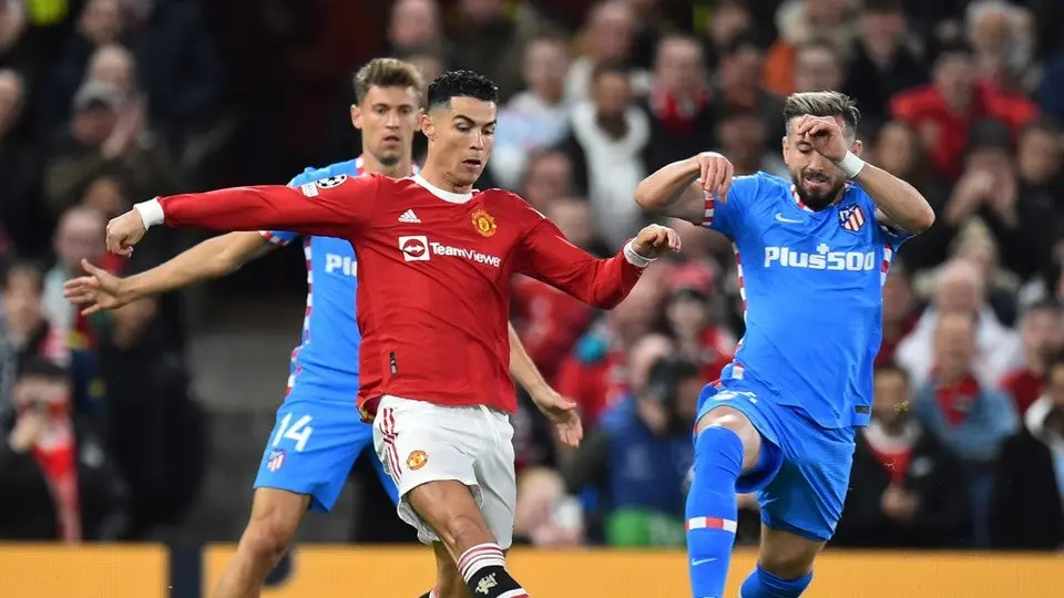 Héctor Herrera dejó ver las 'huellas de la batalla' tras victoria vs Manchester United