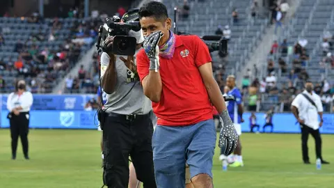 Jorge Campos: Los Ángeles Clippers otorgaron reconocimiento y jersey al exguardameta mexicano
