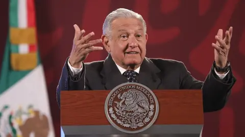 AMLO sobre denuncia a Gatell: 'Todos iríamos a la cárcel. ¡Todos somos Hugo!'