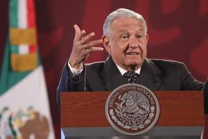 AMLO sobre denuncia a Gatell: 'Todos iríamos a la cárcel. ¡Todos somos Hugo!'