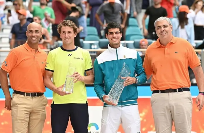 Carlos Alcaraz derrotó por primera vez a Nadal y se instala en Semifinales