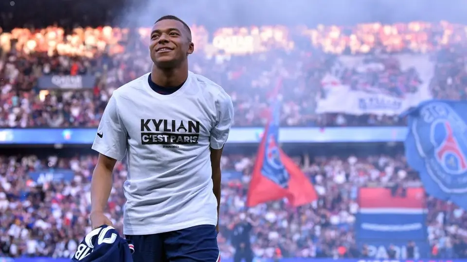 Ronaldinho sobre renovación de Mbappé con el PSG: "Su decisión no me sorprende"