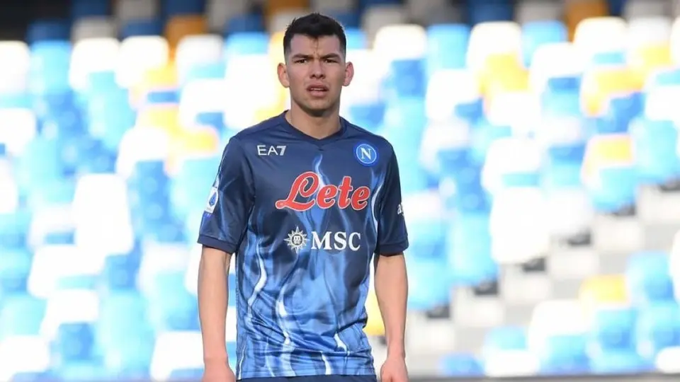 Chucky Lozano: Entrenó con el Napoli sin vendaje tras luxación en el hombro derecho